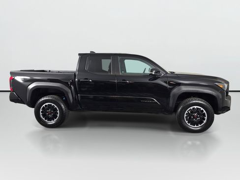 Used 2024 Toyota Tacoma TRD Off-Road w/ TRD Off Road Upgrade Package AWD/4WD image 8