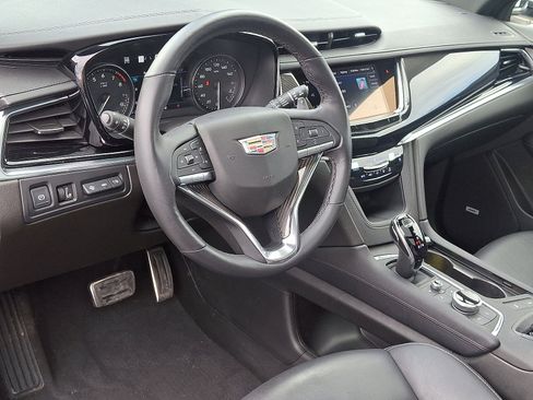 Used 2022 Cadillac XT6 Sport w/ Technology Package image 15