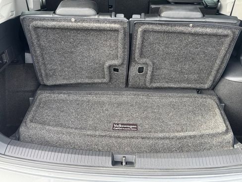 Used 2020 Volkswagen Tiguan SE w/ Panoramic Sunroof Package image 19