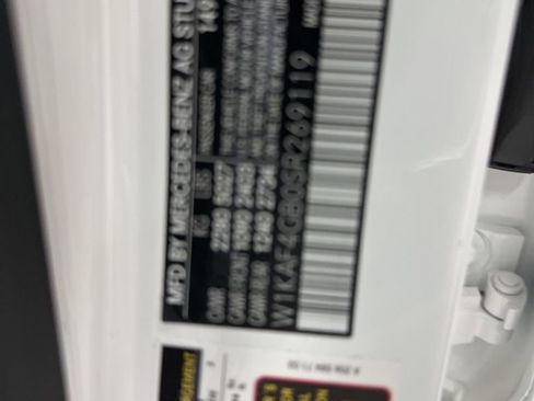 Used 2025 Mercedes-Benz C 300 Sedan image 32