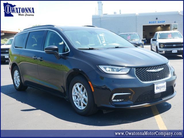 Used 2022 Chrysler Pacifica Touring-L FWD image 1