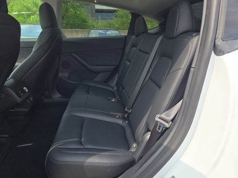 Used 2021 Tesla Model Y Long Range AWD/4WD image 17