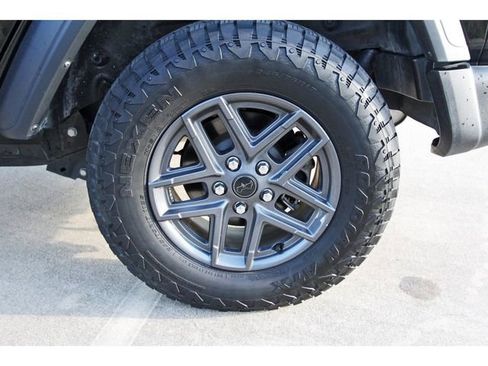 Used 2024 Jeep Wrangler Sport S image 30