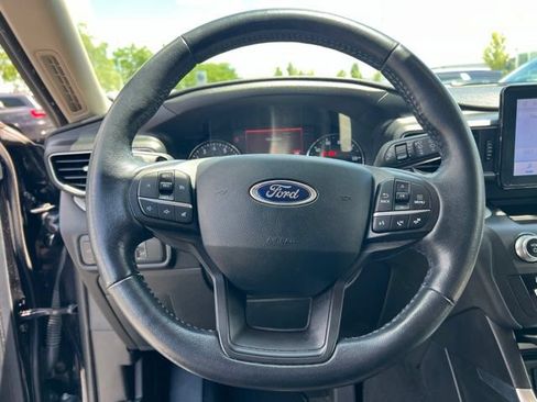 Used 2020 Ford Explorer XLT w/ Equipment Group 202A RWD image 13