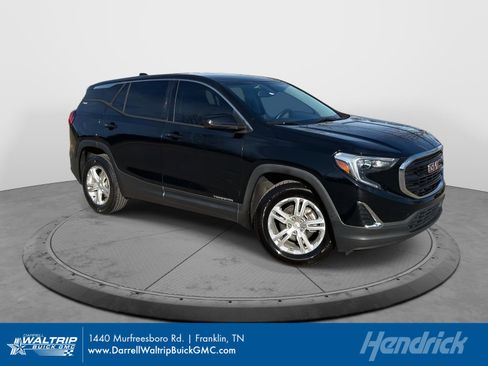Used 2018 GMC Terrain SLE image 1