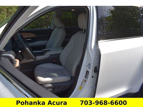 Used 2026 Toyota Grand Highlander AWD Hybrid image 25