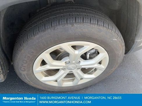Used 2024 Jeep Compass Latitude AWD/4WD image 10