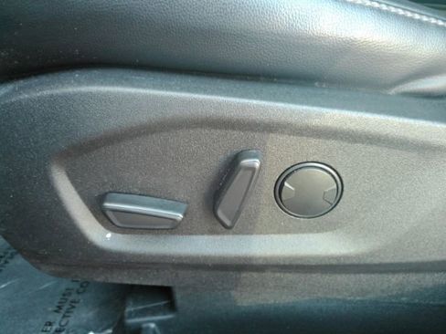 Used 2024 Ford Edge SEL image 15