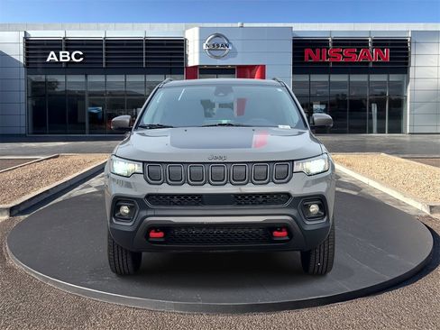 Used 2022 Jeep Compass Trailhawk w/ Trailhawk Convenience Group image 2