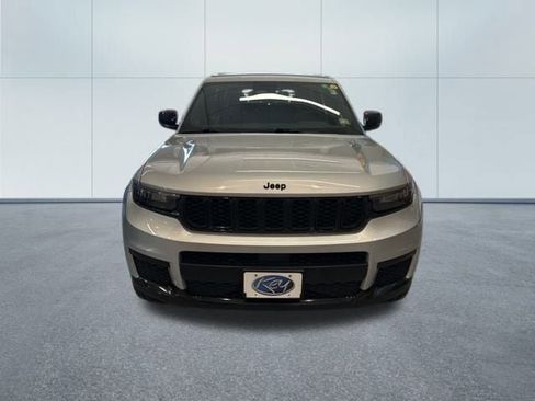 Used 2023 Jeep Grand Cherokee L Laredo image 11