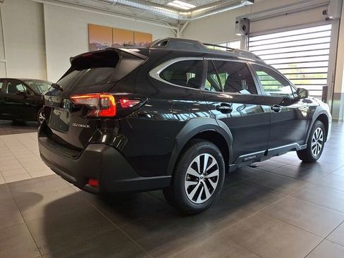 Certified 2025 Subaru Outback Premium image 6