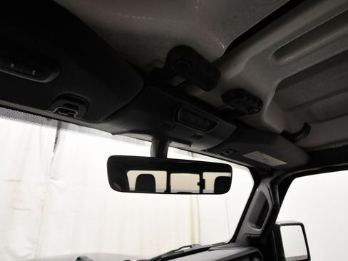 Used 2020 Jeep Gladiator Overland w/ Uconnect 4C Nav & Sound Group image 27