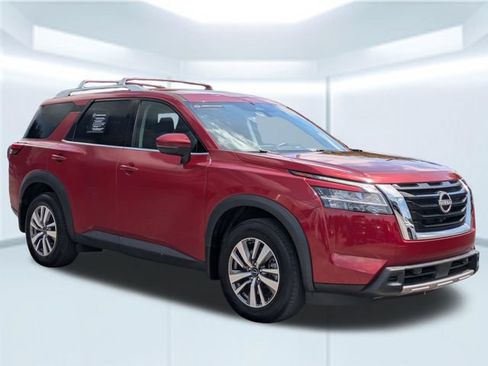 Used 2023 Nissan Pathfinder SL AWD/4WD image 9