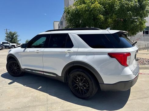 Used 2020 Ford Explorer XLT w/ Equipment Group 202A RWD image 3