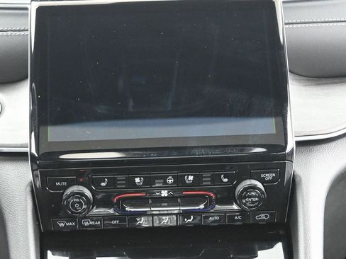 Used 2024 Jeep Grand Cherokee L Overland w/ Advanced Protech Group III AWD/4WD image 27