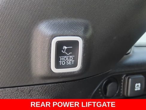 Used 2023 Jeep Grand Cherokee Limited w/ Luxury Tech Group II AWD/4WD image 34