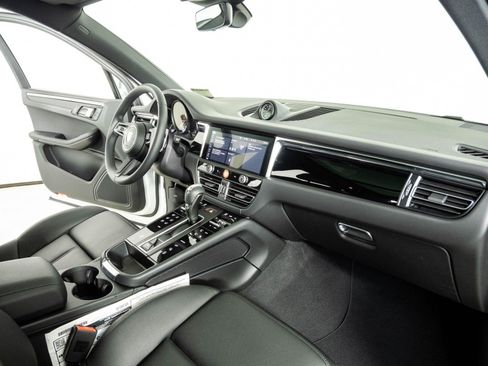 New 2026 Porsche Macan AWD/4WD image 25
