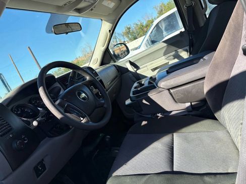 Used 2011 Chevrolet Silverado 3500 W/T image 15