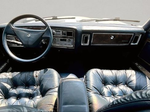 Used 1987 Chrysler Fifth Avenue RWD image 8