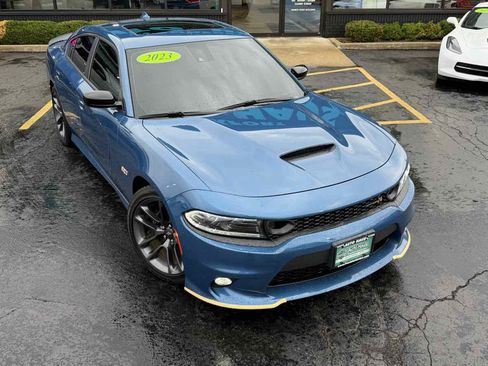 Used 2023 Dodge Charger Scat Pack w/ Technology Group image 2