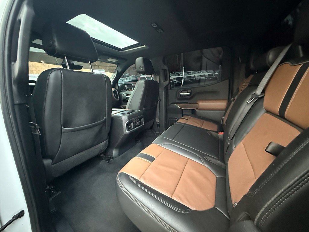 Used 2019 Chevrolet Silverado 1500 High Country w/ Technology Package AWD/4WD image 34