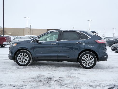 Used 2024 Ford Edge Titanium image 2
