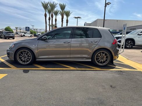 Used 2017 Volkswagen Golf R 4-Door AWD/4WD image 9