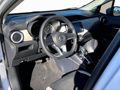 Used 2021 Nissan Versa SV image 12