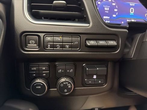 Certified 2022 Chevrolet Tahoe Premier w/ Premium Package AWD/4WD image 31