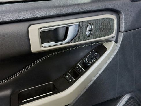 Used 2022 Ford Explorer XLT w/ Equipment Group 202A image 20