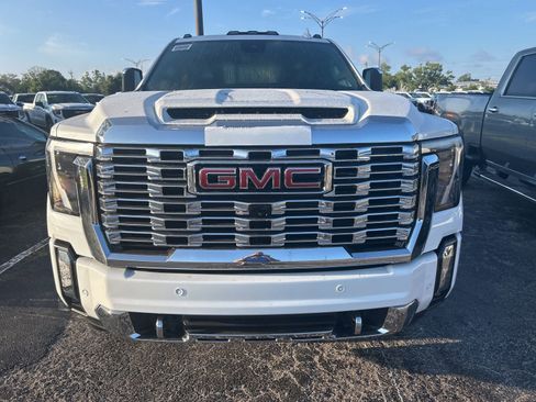 New 2026 GMC Sierra 2500 Denali w/ Technology Package AWD/4WD image 2