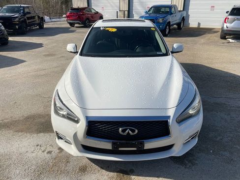 Used 2017 INFINITI Q50 Signature Edition w/ All Weather Package (L93) image 3