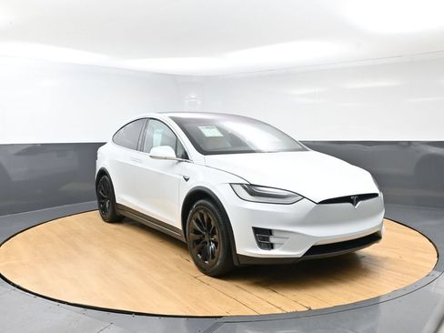 Used 2021 Tesla Model X Long Range AWD/4WD image 2
