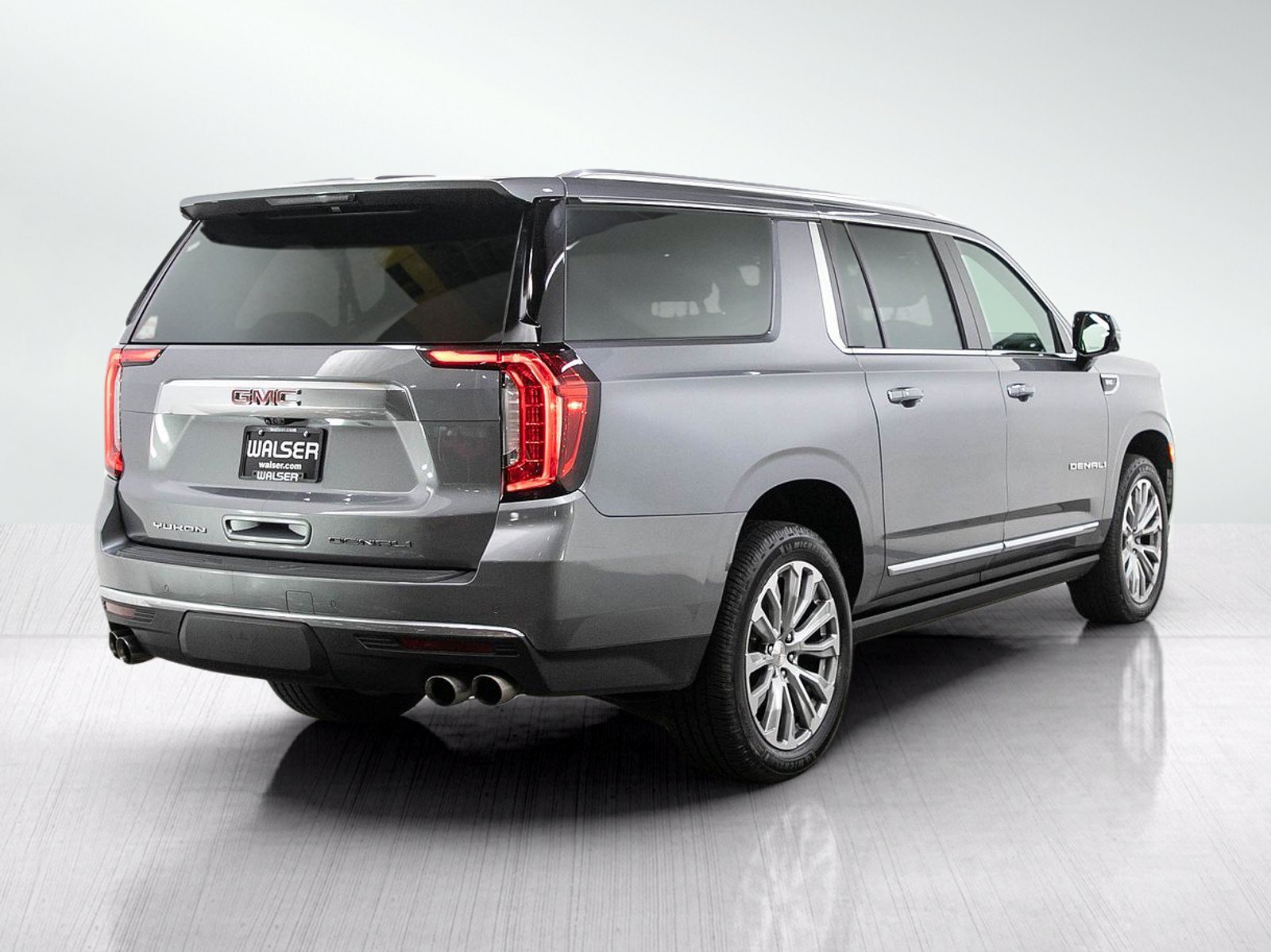 Used 2021 GMC Yukon XL Denali w/ Denali Premium Package AWD/4WD image 5