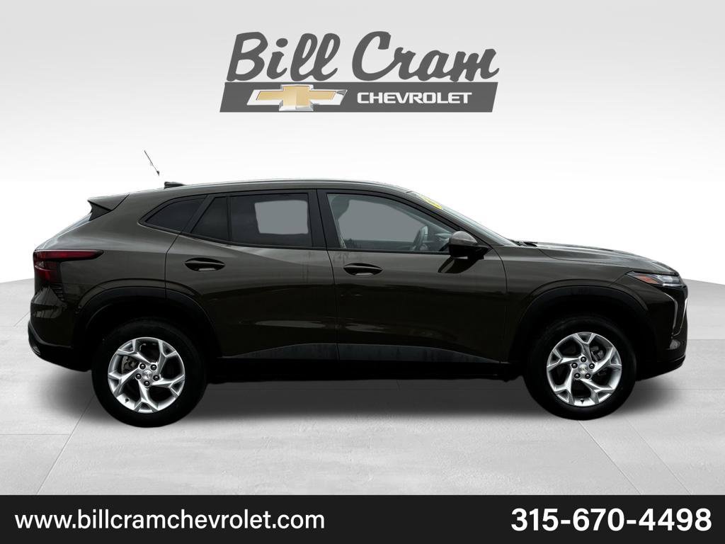 Used 2024 Chevrolet Trax LS w/ LS Convenience Package FWD image 29