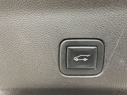 Used 2021 GMC Yukon SLT w/ SLT Premium Package image 39