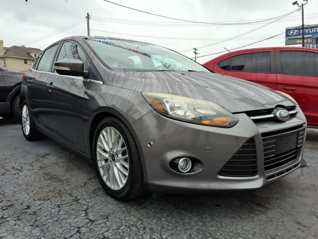 Used 2013 Ford Focus Titanium w/ Titanium Handling Pkg FWD image 3