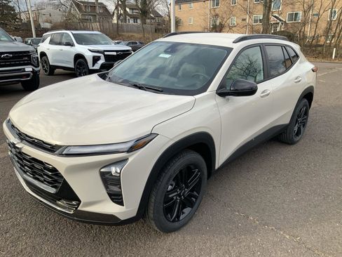 New 2026 Chevrolet Trax ACTIV image 3