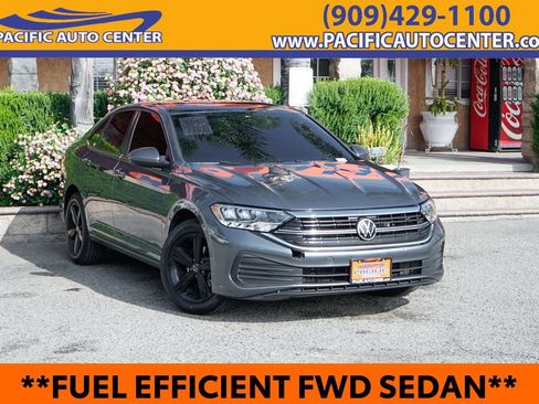 Used 2022 Volkswagen Jetta SE FWD image 1