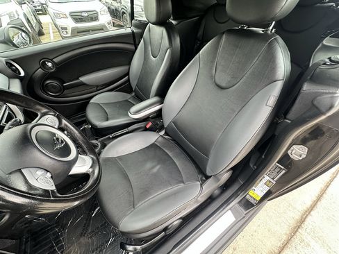 Used 2010 MINI Cooper Convertible FWD image 6