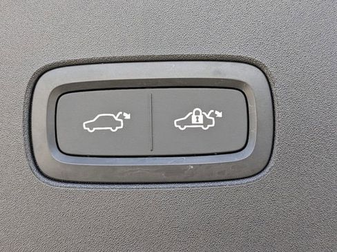 New 2025 Volvo EX90 Ultra image 17