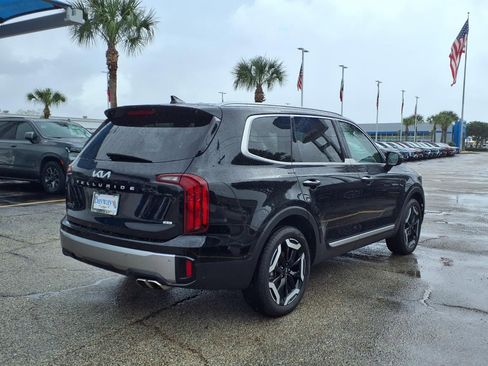 Used 2025 Kia Telluride S AWD/4WD image 2