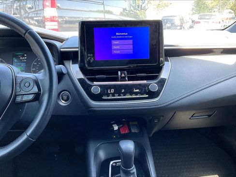 Certified 2024 Toyota Corolla SE w/ SE Premium Package FWD image 32