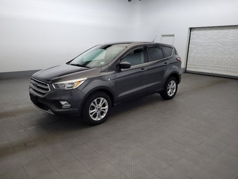 Used 2017 Ford Escape SE AWD/4WD image 2