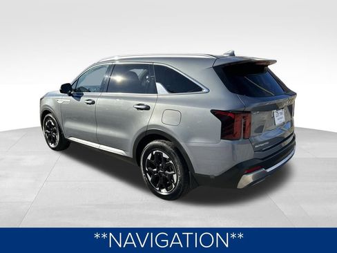 Used 2025 Kia Sorento S w/ Panoramic Sunroof Package image 11