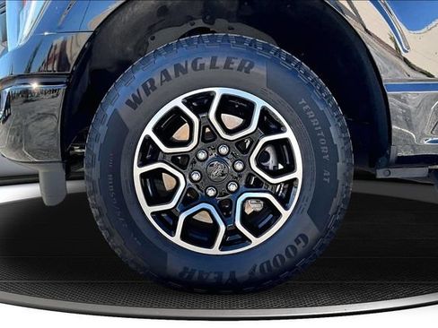 Used 2023 Ford F150 Lariat AWD/4WD image 33
