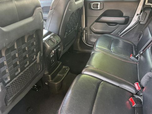 Used 2018 Jeep Wrangler Unlimited Rubicon AWD/4WD image 13