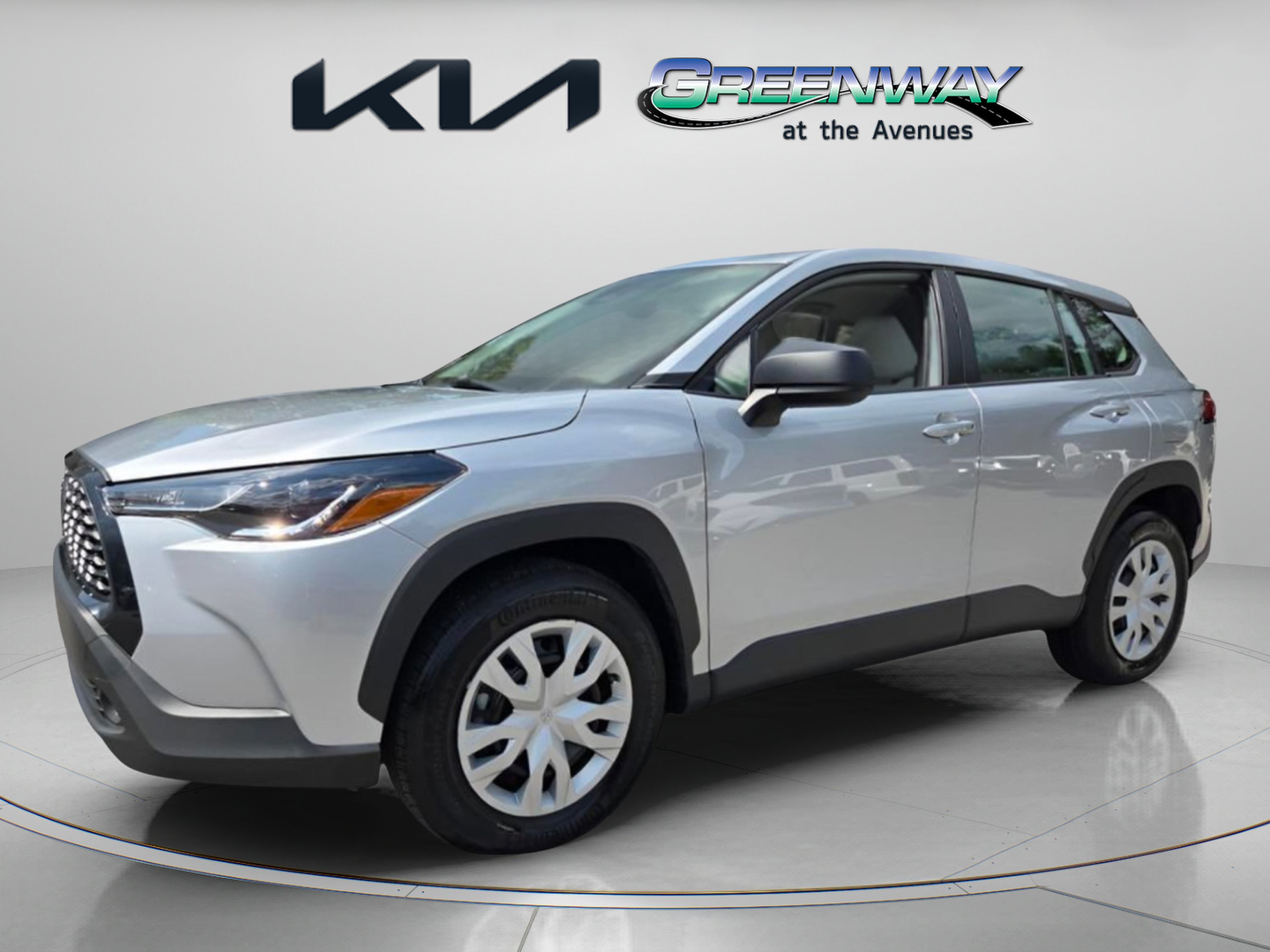 Used 2023 Toyota Corolla Cross L FWD image 3