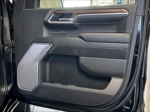 Used 2025 Chevrolet Silverado 1500 High Country w/ Midnight Edition image 12