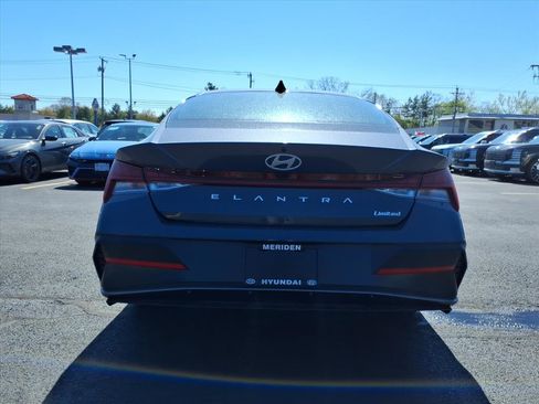 New 2026 Hyundai Elantra Limited FWD image 5